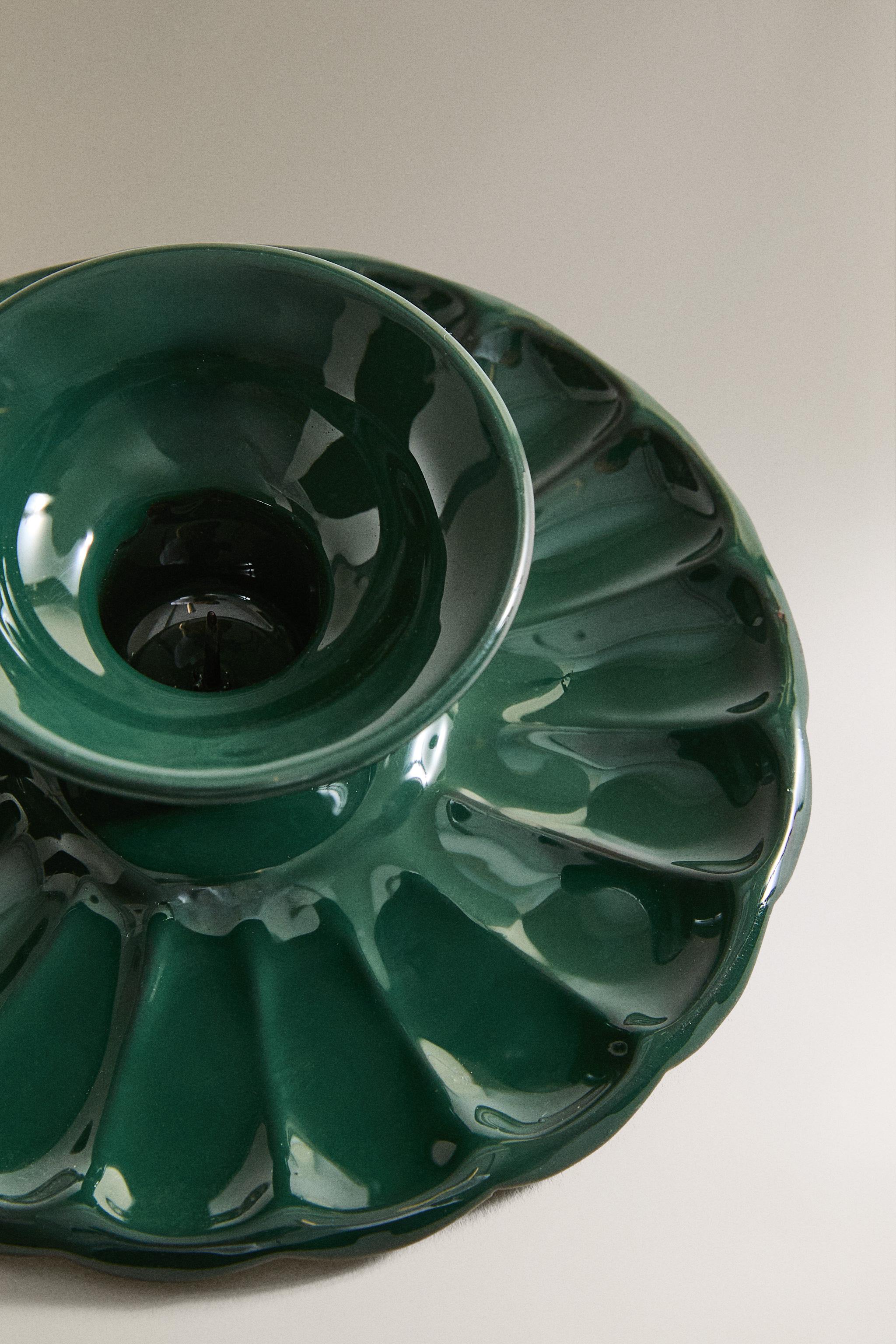 IRON CANDLESTICK WITH WAVY PLATE CHRISTMAS